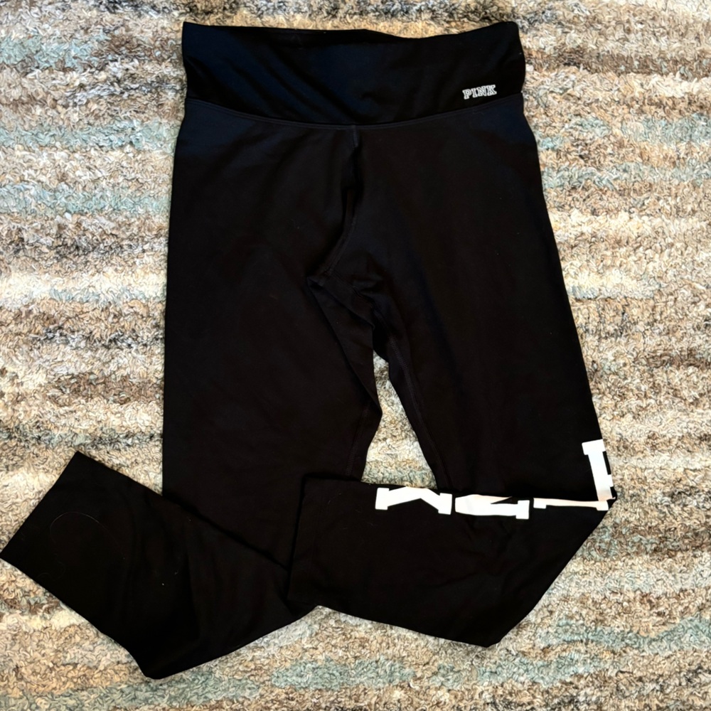 💗CLOSET CLOSE OUT💗
PINK LEGGINGS/Yoga Pants
Size Small